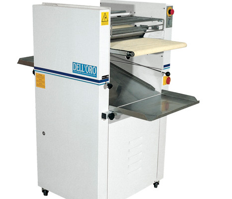 Moulder machine for rolled-up bread