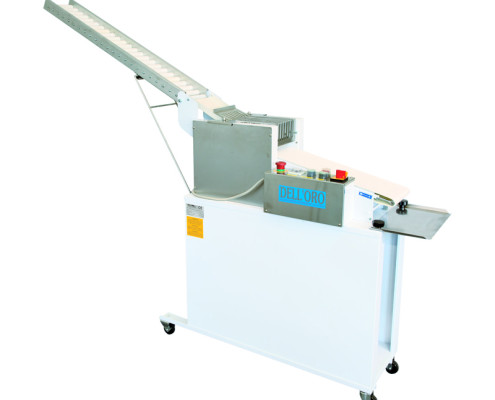 Automatic moulder of bread sticks