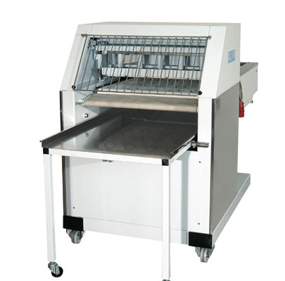 Automatic molder machine for bread